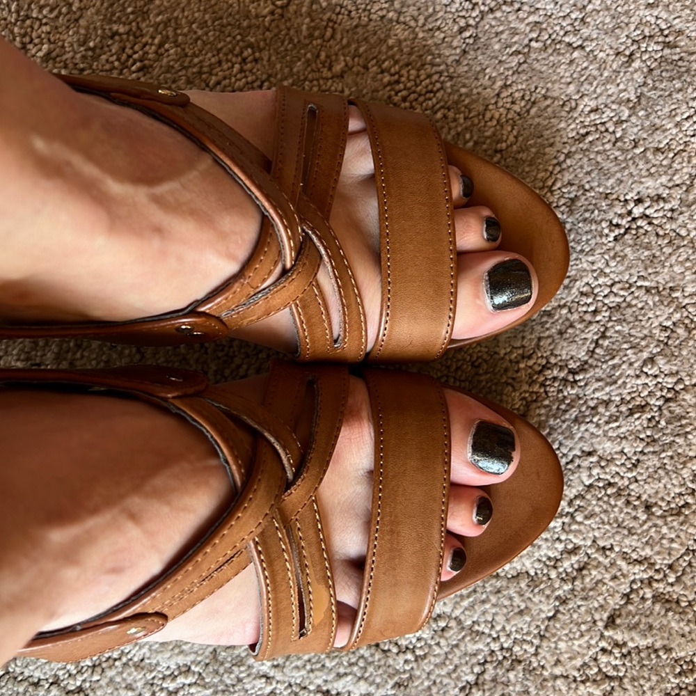 NEVER WORN brown wedge sandals - size 8